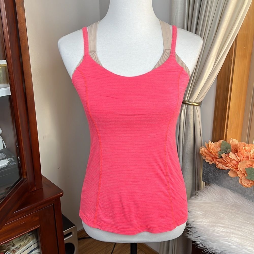 Lululemon Run For Gold Tank Size 4